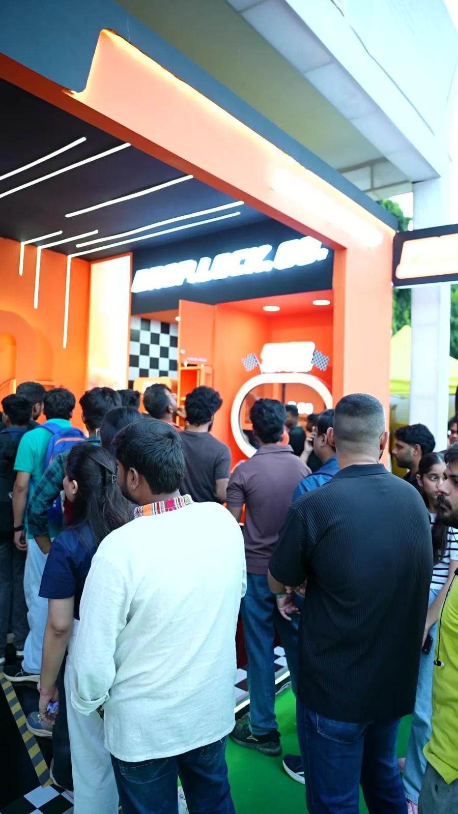 The queue at the Ambrane stall