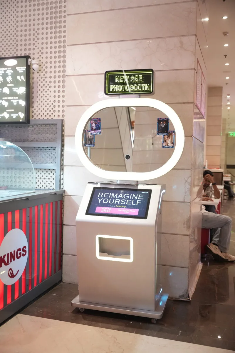 Pikcha booth with its ring light in a mall